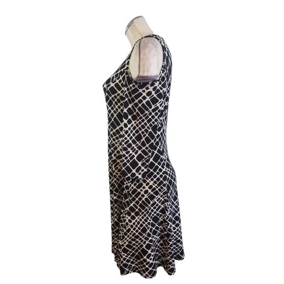 3/$25 Susan Graver Size XS Black White Cold Shoulder Dress - Picture 4 of 6
